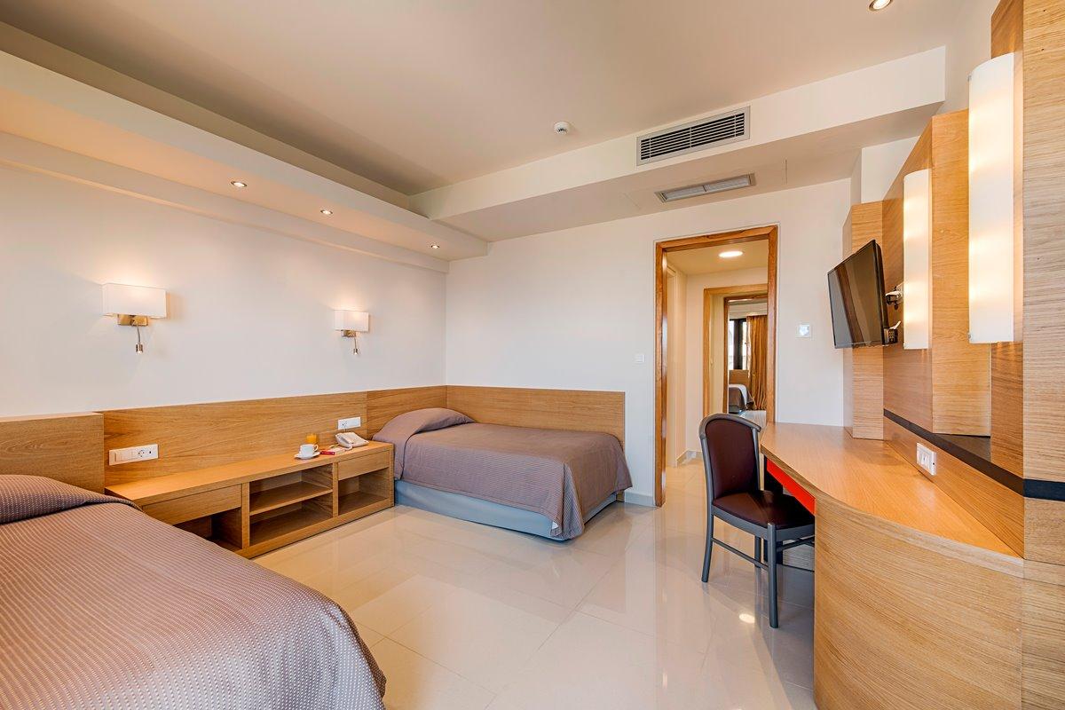 เอสเปรอส มาเร รีสอร์ต Hotel ฟาลิรากี ภายนอก รูปภาพ